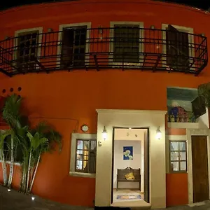 Ikaro Colonial Cancún
