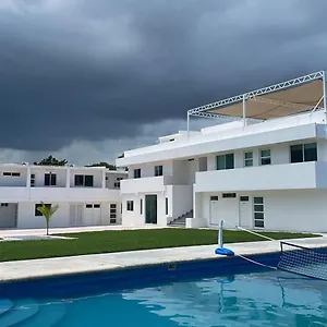 Stone Wall Residences Cancún